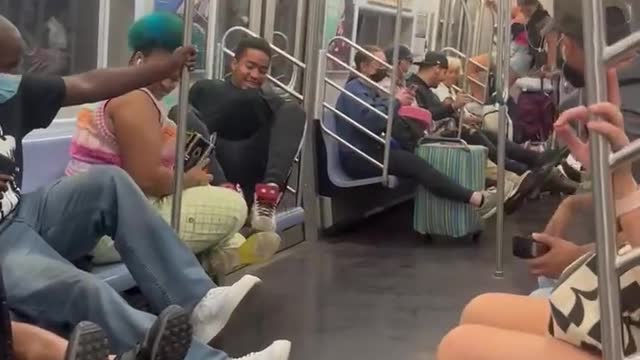 Meanwhile in NYC 🐀🐀😅🐀
