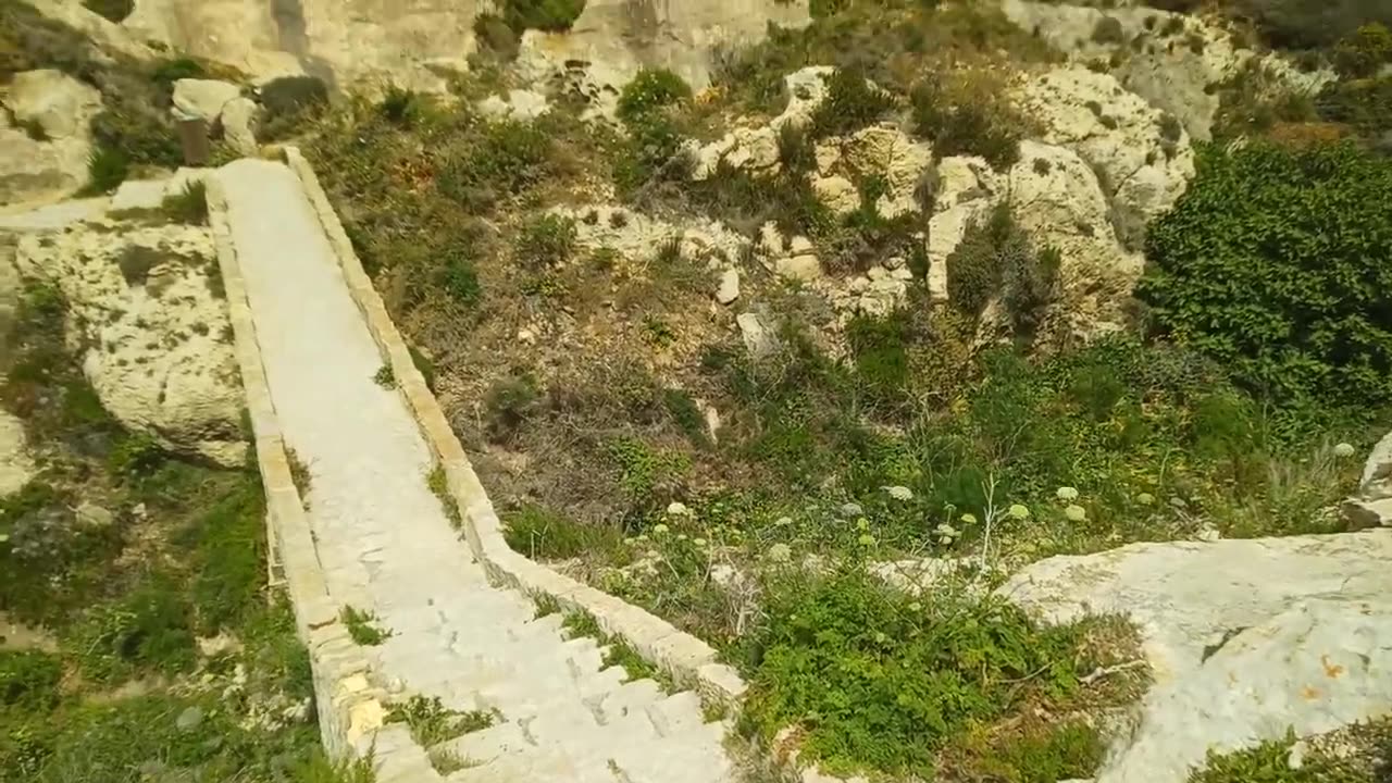 Xlendi Bay