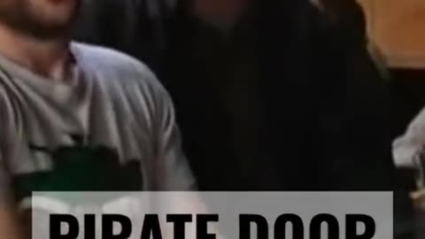 Pirate Door / ALWAYS SUNNY