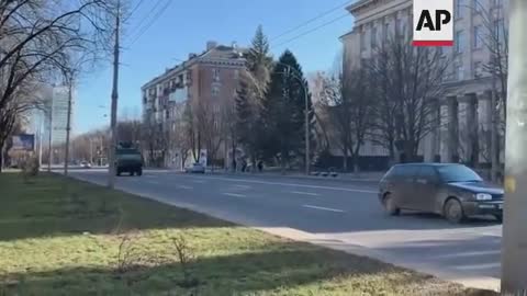 Morning scenes in Kyiv as Russian forces close in