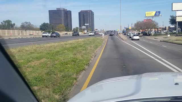 Car Loses Wheel After Colliding with Safety Rail