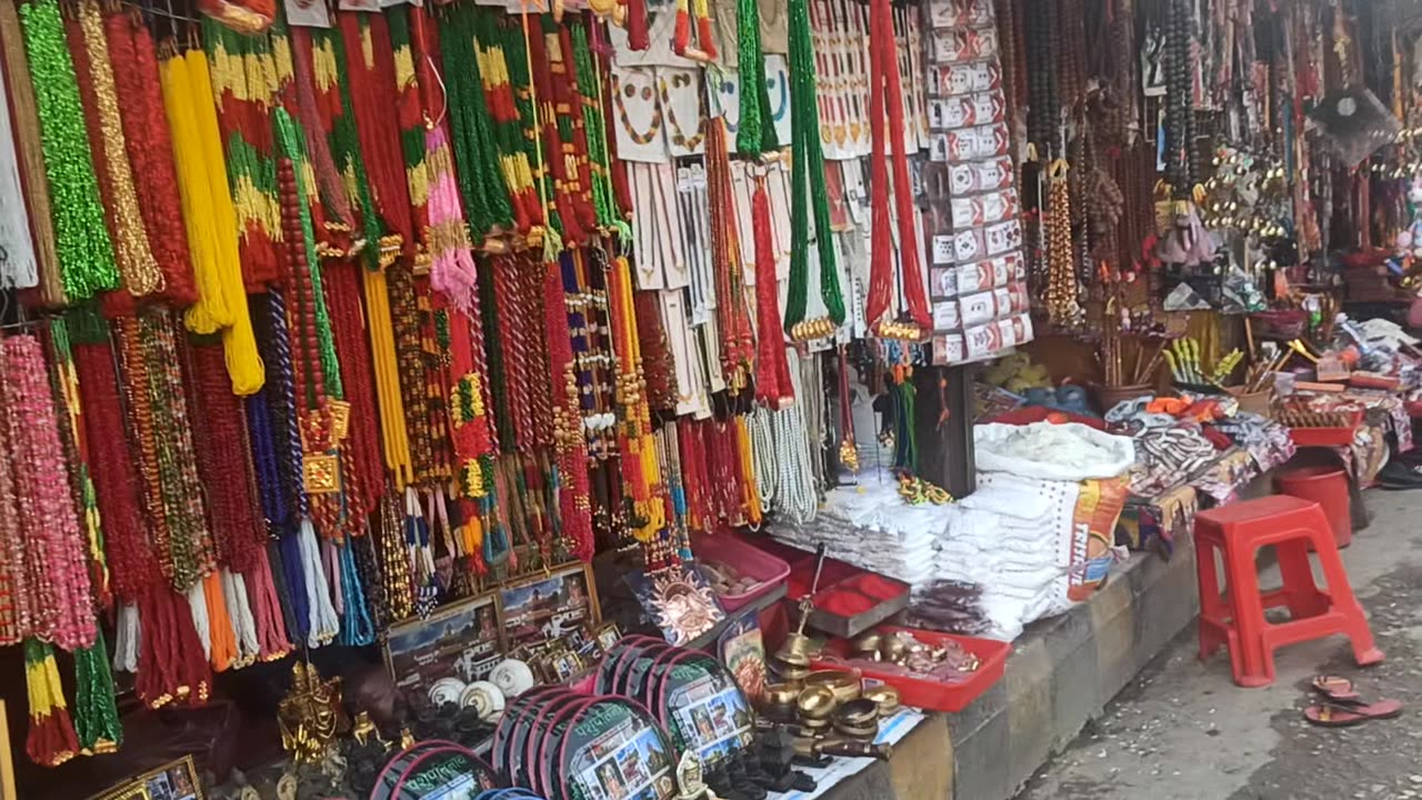 Pashupati_Temple_Kathmandu_Nepal_Shopping_Area