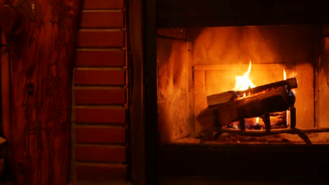 1 Hour Relaxing Romantic Fireplace with Burning Logs and Quiet Crackling Fire Sounds 4K UHD