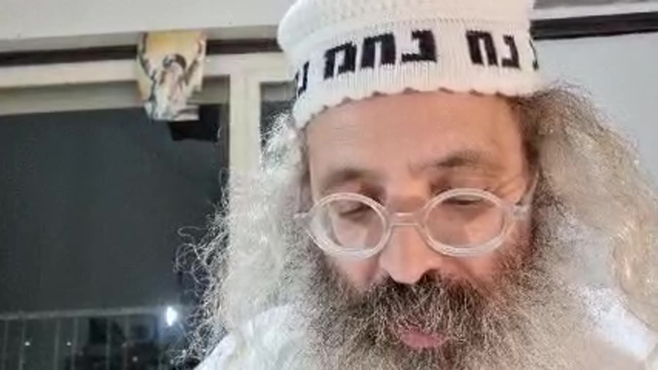 כל הנושא אדנ שאינה הוגנת לו מעלה עליו הכתוב כאילו חרשו לכל העולם כולו - שיר נ נח מסכת קידושין דף ע