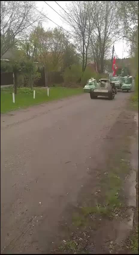 Ukraine is pulling military equipment to the border.