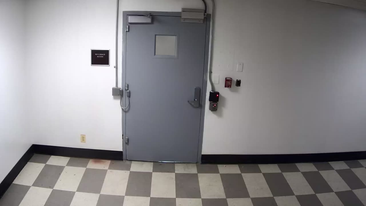 6158RHOBG3G305BNorthLobbyExit_2021-01-06_01h00min00s603ms.mp4