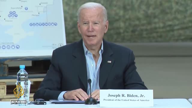 Biden meets US troops stationed near Ukraine border