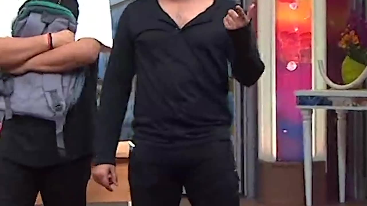 Koi kisi pe line ni marega😂😅