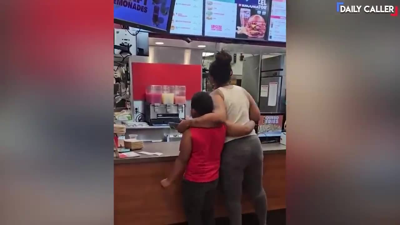 Woman Has INSANE Freak Out at Taco Bell