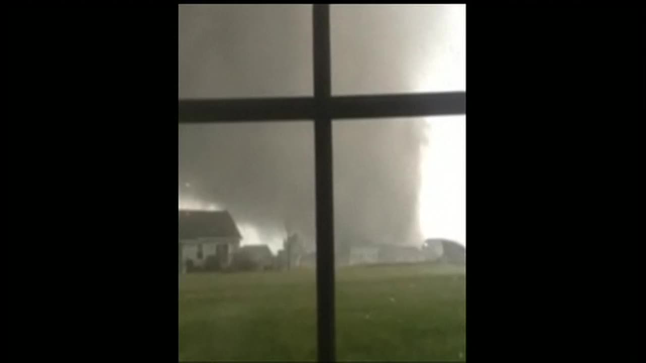 VIDEO SHOWS A TORNADO