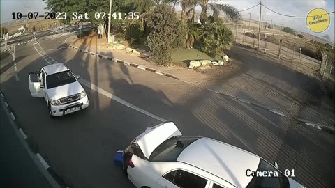 Israel - Hamas war : two women catches by militants recorded in CCTV