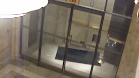 0179USCH01MemorialDoorInterior_2021-01-06_09h39min07s477ms.mp4