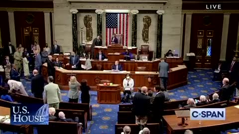 House Passes Bill to Ban Assault Weapons