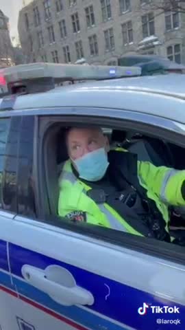 Police officer praises truckers