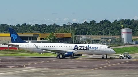 Embraer 195 PR-AXW on pushback before takeoff from Manaus to Campinas