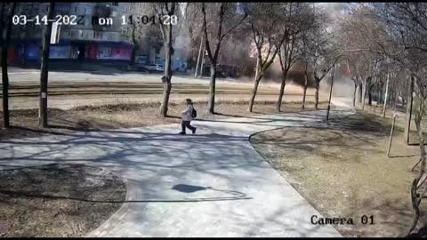 Video of the fall of a missile on Kurenivka in Kiev: people got to the epicenter