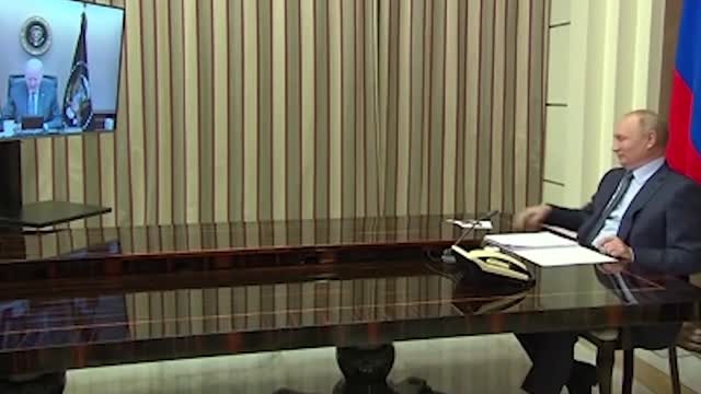 Biden struggles to turn on his microphone during his meet with Putin