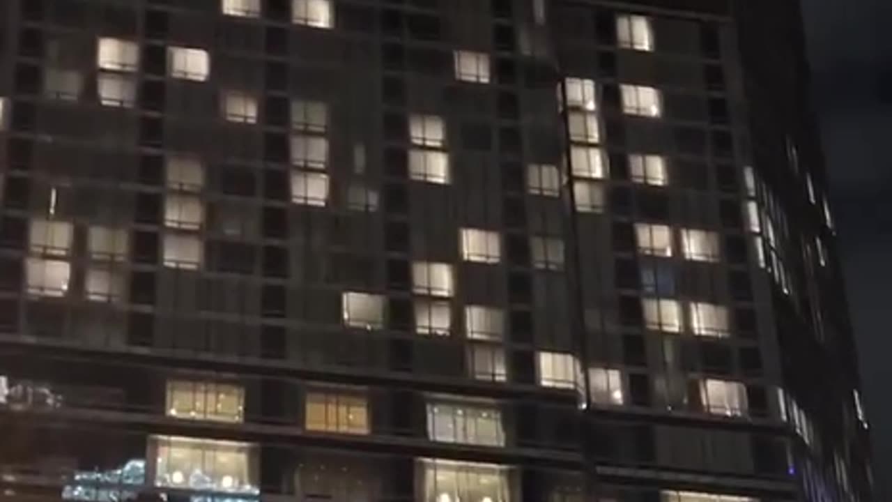 DNC projecting “Project 2025 HQ” on Trump Tower