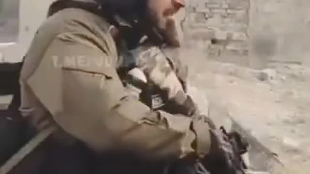 Chechen special forces in Mariopul fires AK