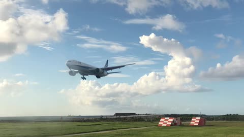 Clear sky landing plane