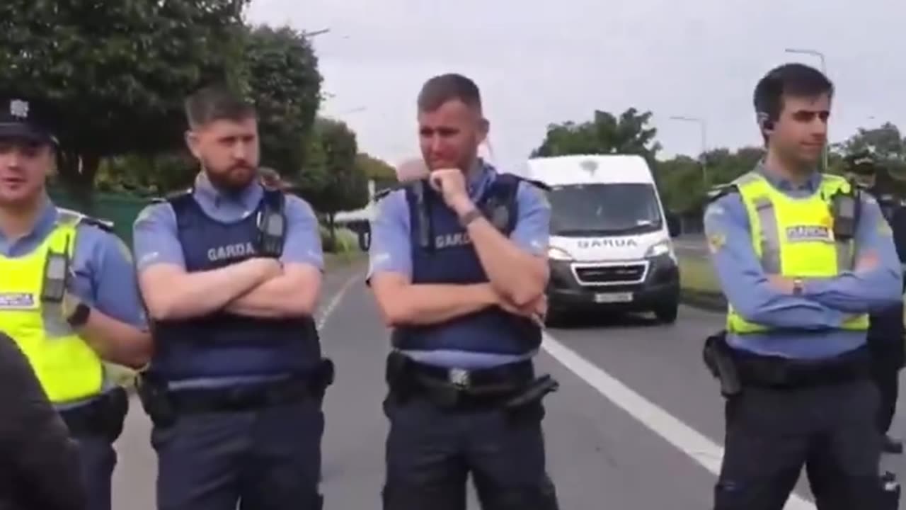 Unbelievable!! Migrants are being bussed into the Coolock site in garda vans!!