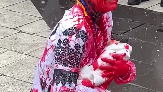 Ukrajinský zrežírovaný cirkus pro západní média