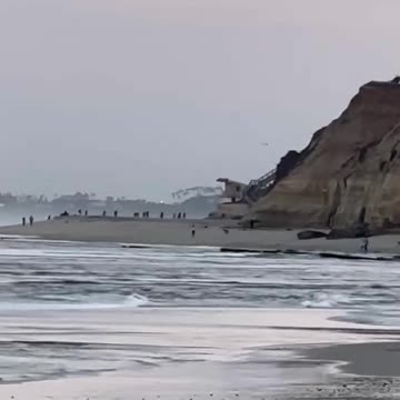 Illegal Immigrants Landing at Solana Beach CA March 27, 2024