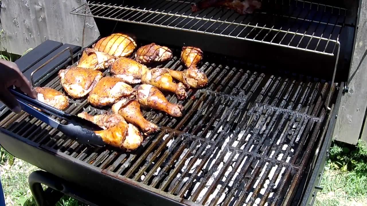 How to make perfect BBQ chicken_ cooking on the Char-griller grill. #Charcoal