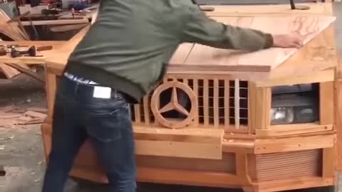 This guy makes funcyional car out of wood!