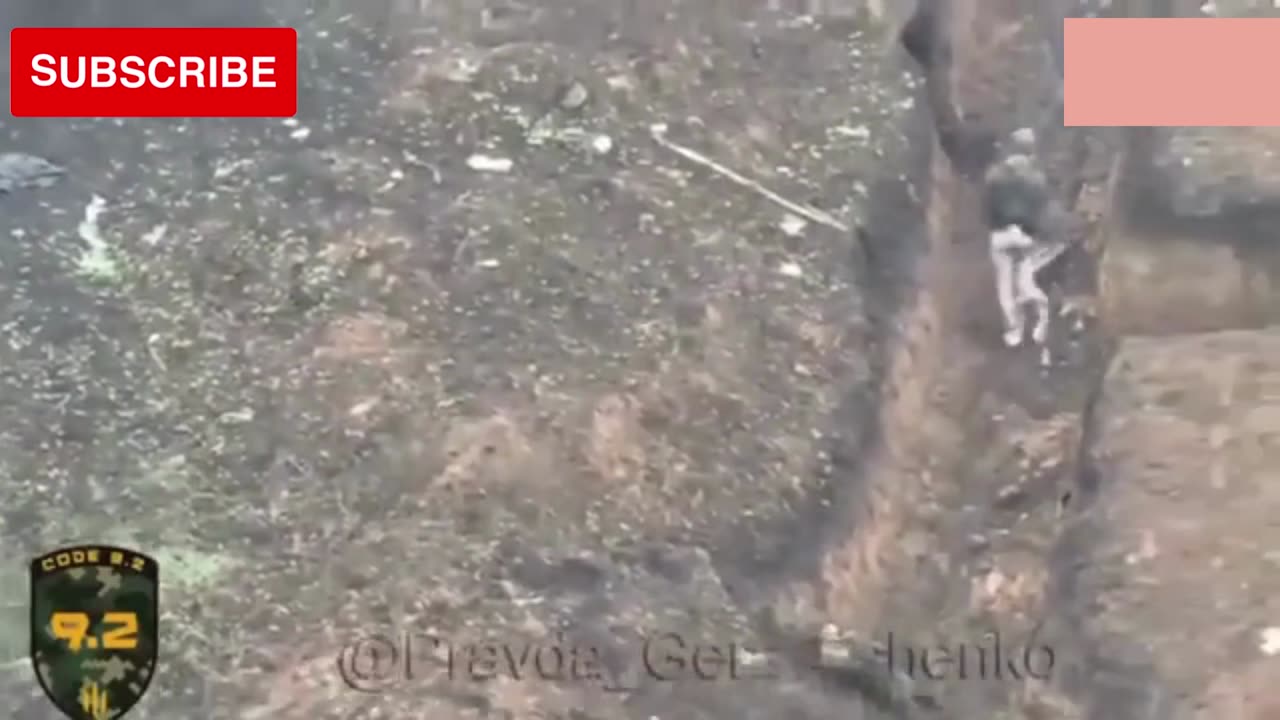 Shocking video from Ukraine:The Russian fighter who lost his trousers after a drone attack