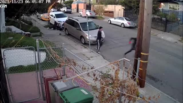 Black Thug attempt to rob Asian Mom thwarted by siblings in Oakland, CA