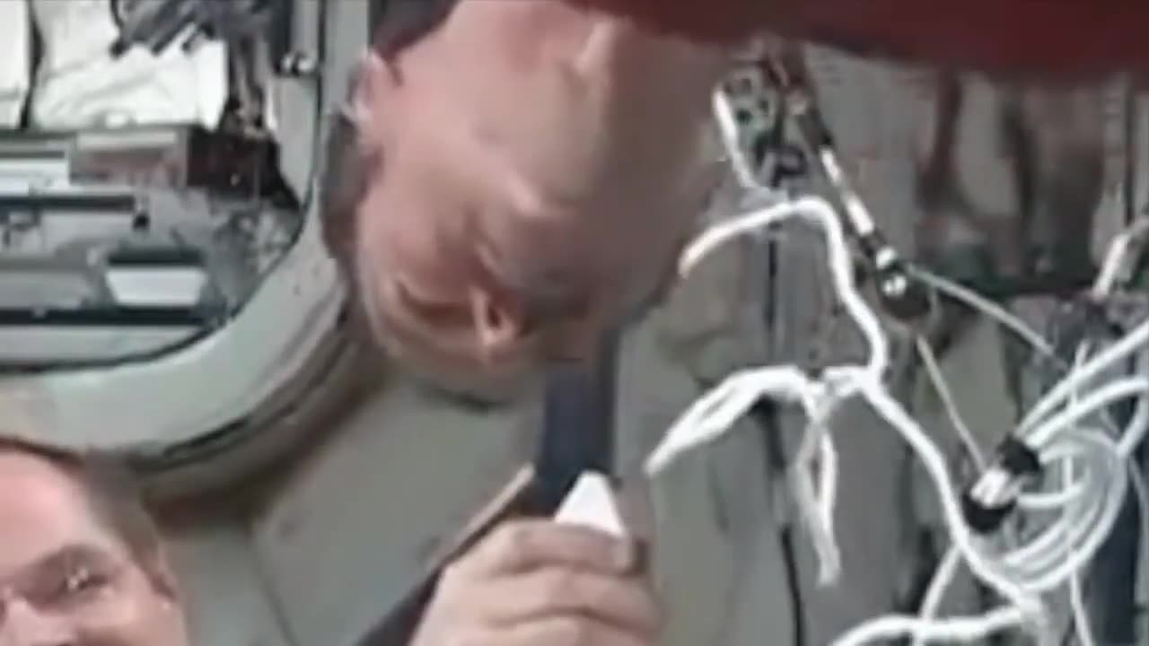 CGI Microphone Penetrates Actornots Neck🎤