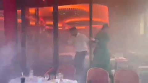 Macron’s forces unleash tear gas on freedom demonstrations in Paris, some hits café full of families