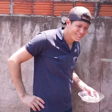 Even cats and mice eat together.