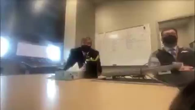 Heroic 16 Year Old Girl Refuses to Comply With Mask Mandate
