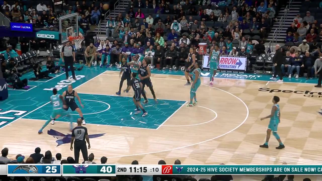 Miller On Fire! Perfect 9-9 FG, 24 PTS in Magic's 1st Half! vs. Hornets