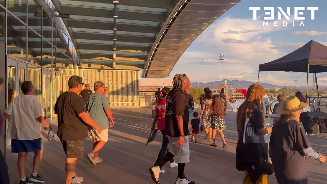 LAS VEGAS: Harris for President rally attendees leaving in droves in the middle of Kamala speech 😂