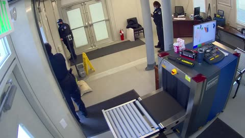 0971USCG00SouthTrailer_2021-01-06_13h00min01s693ms.mp4