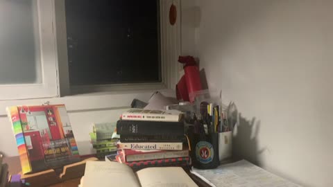 wind blows through the window, my desk