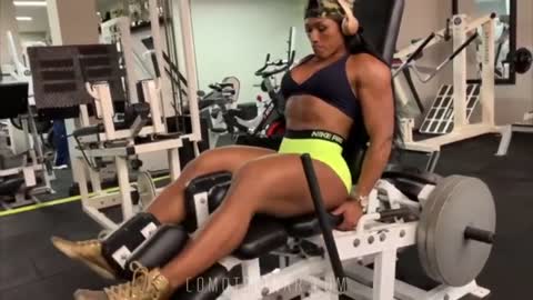 BRAZILIAN SHE HULK IMPRESSIVE WORKOUT (Alessandra Alvez)