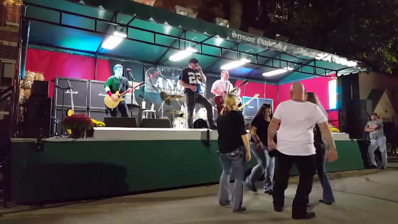 100% Angus A AC/DC Tribute Band "Dirty Deeds" AC/DC Cover