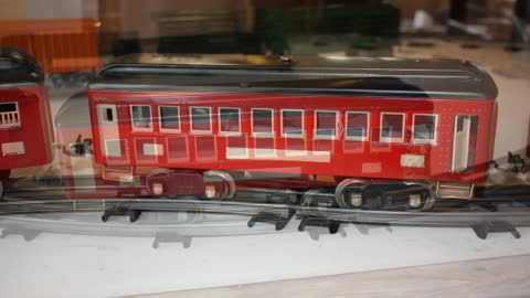 201212 Walthers HO Bathgons and Lionel #8 Standard Gauge Prewar Train