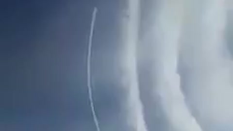 Chemtrails Spraying the sky