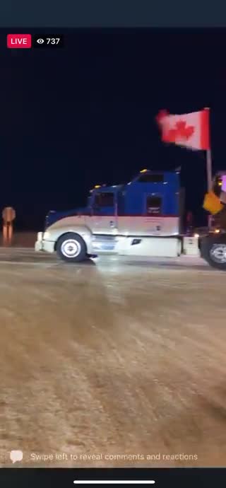 Live: more Patriots arriving in Coutts Alberta Tuesday night
