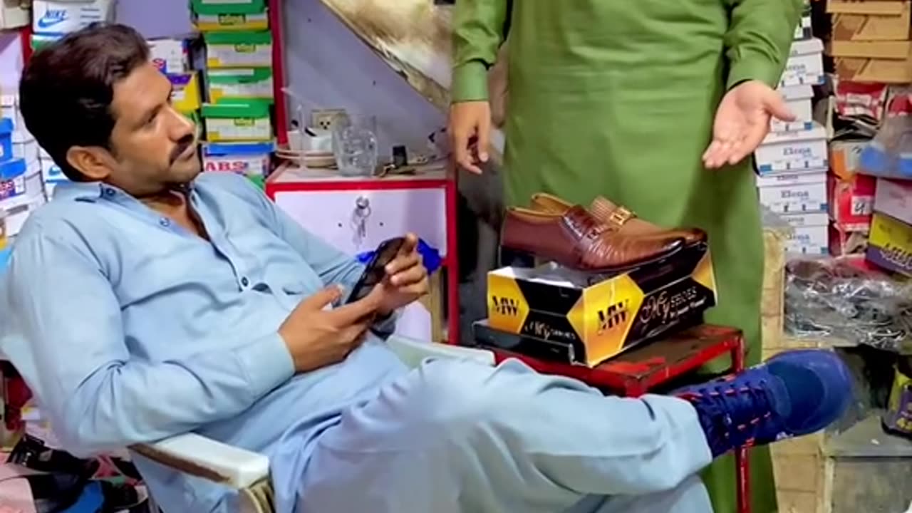 Funny Pakistani Talent In Clothes Shop Keeper