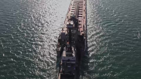 BARGE MENOMINEE INTEGRATED WITH TUG OLIVE L. MOORE