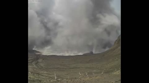 Godzilla look-alike Vulcanic Eruption