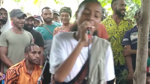 PNG Girl sings, her voice is very beautiful!