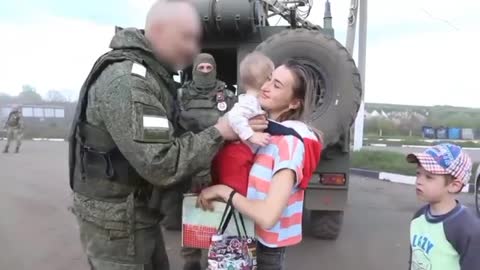 Russian Armed Forces assisted a family with 2 small children