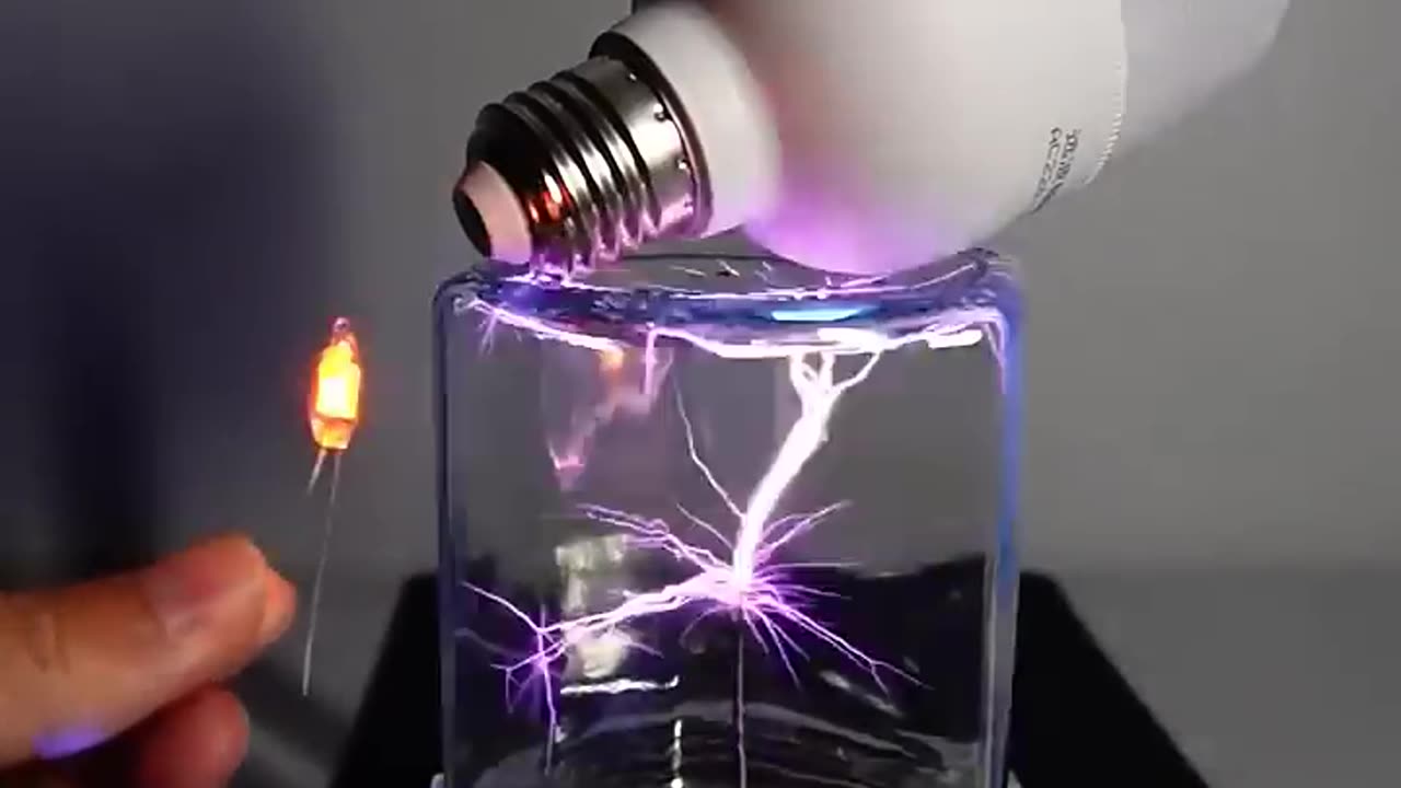 Very creative making art from very cool electric currents😎